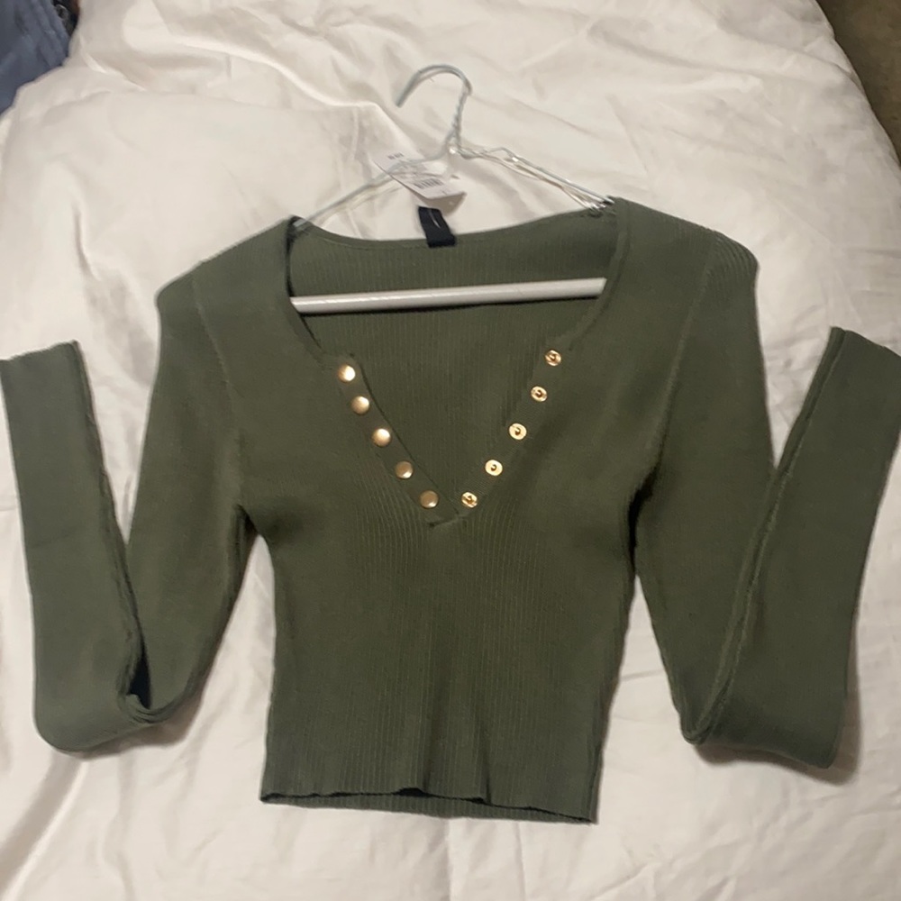 Adorable long sleeve olive green shirt